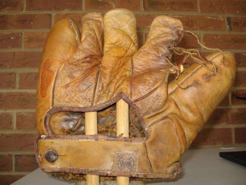 Freddie Lindstrom Spalding Back